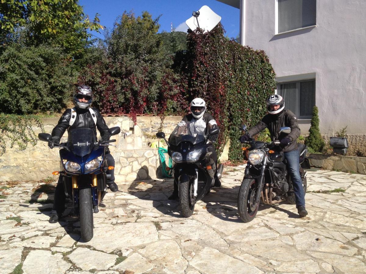 Guesthouse Vissinokipos - Biker Friendly - Motorradhotel Castória Exterior foto